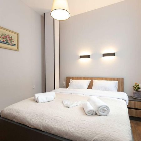 Wehost Apartment Near Fabrika Tbilisi Esterno foto
