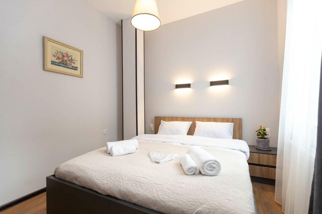 Wehost Apartment Near Fabrika Tbilisi Esterno foto