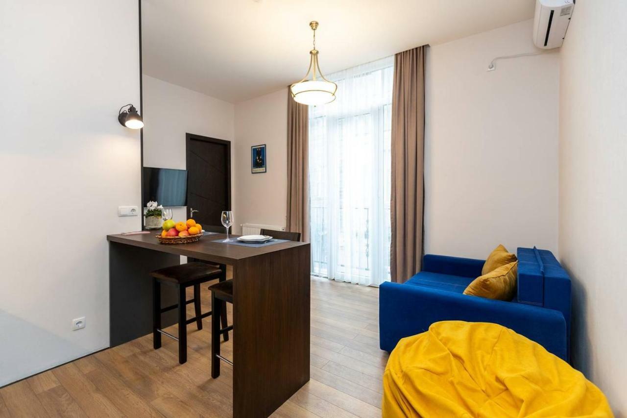 Wehost Apartment Near Fabrika Tbilisi Esterno foto